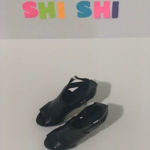 Madden Girl Blk  heel sz8 WORN zip back